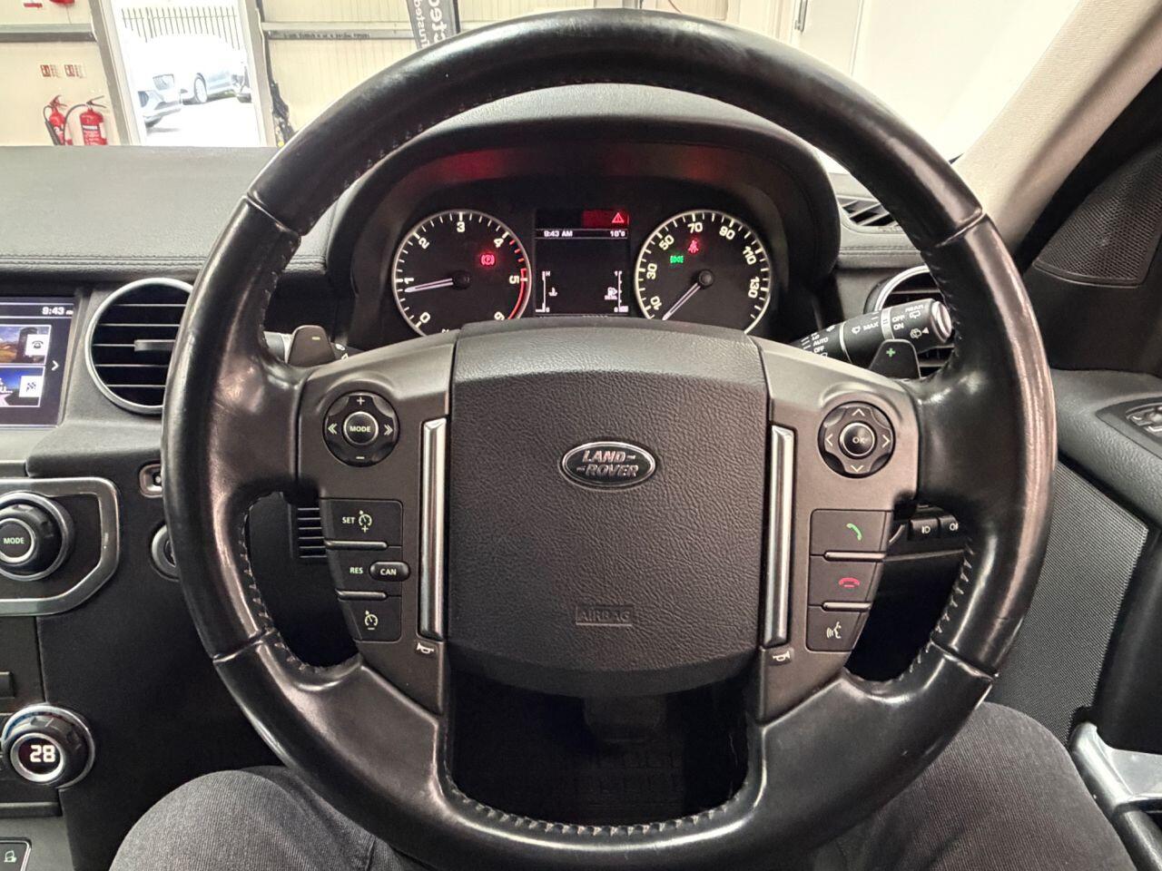 Land Rover Discovery 4 view 11