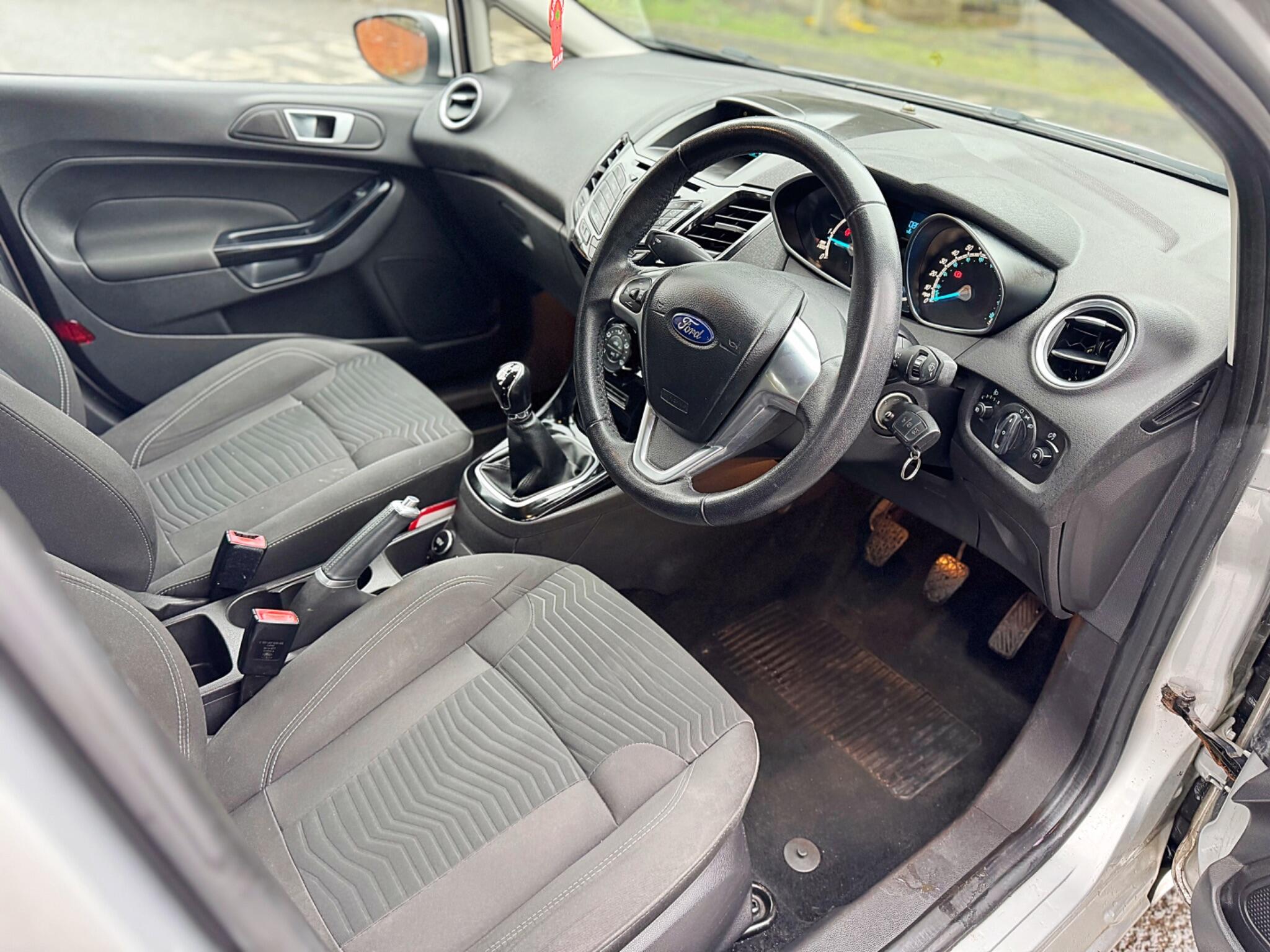 2014 Ford Fiesta 1.5 TDCi Zetec Euro 5 5dr image 31