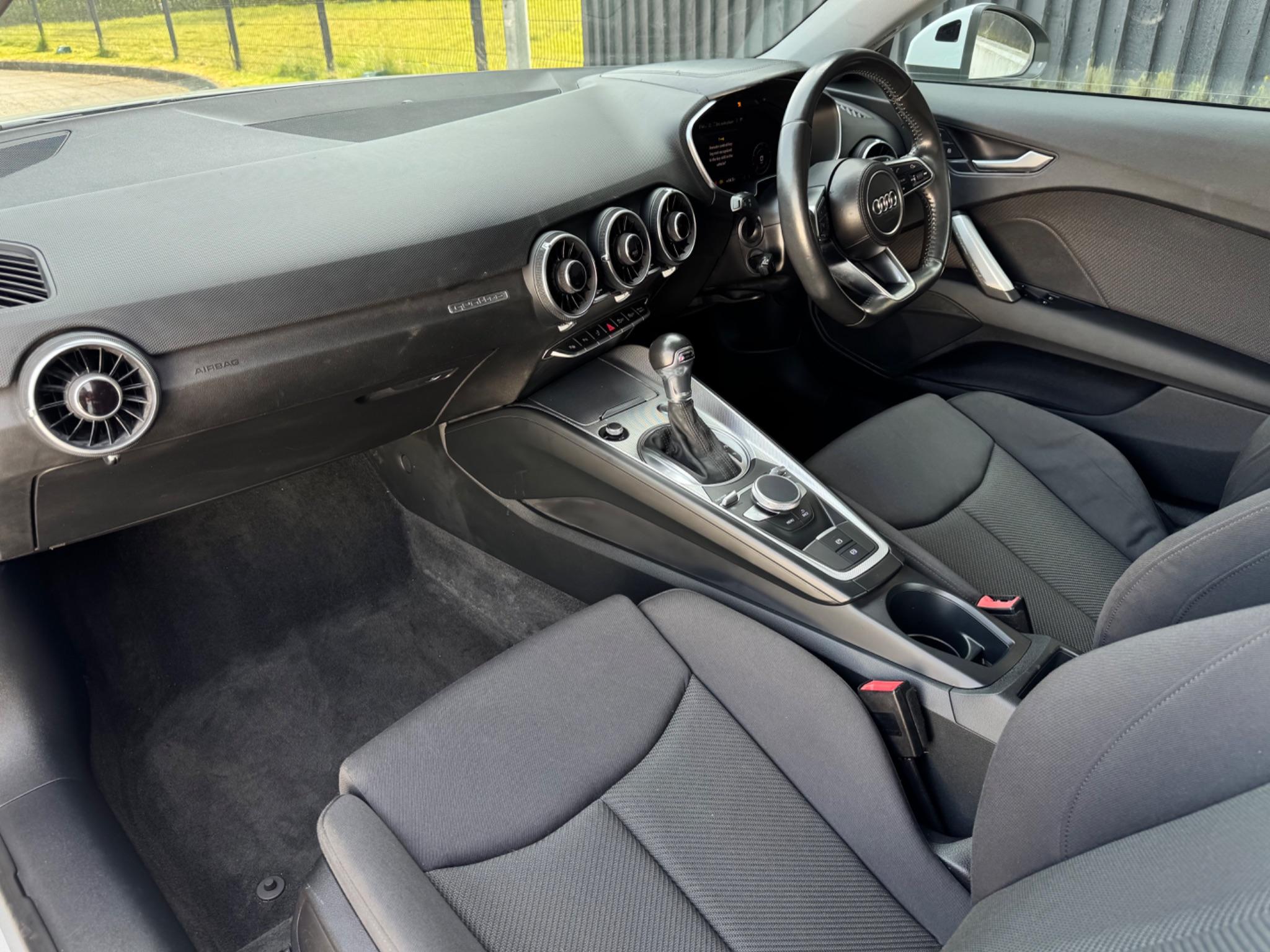 Audi TT view 18