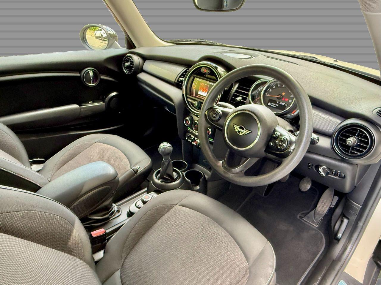 Mini Hatch view 15