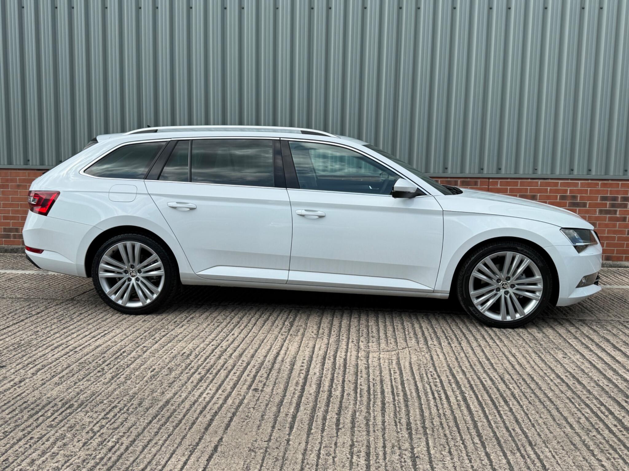 Skoda Superb view 17