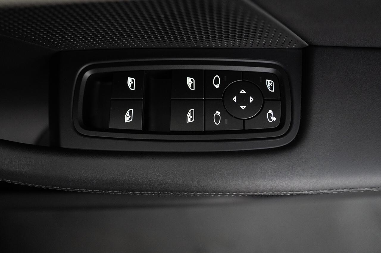 Porsche Taycan view 28