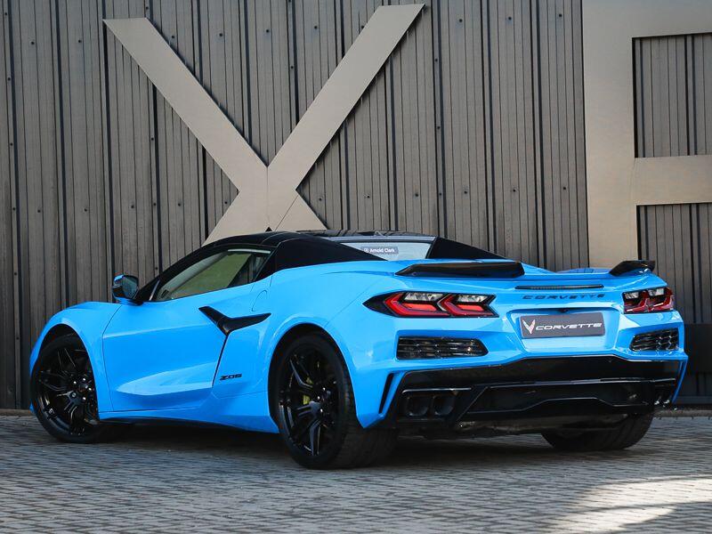 Chevrolet Corvette view 7