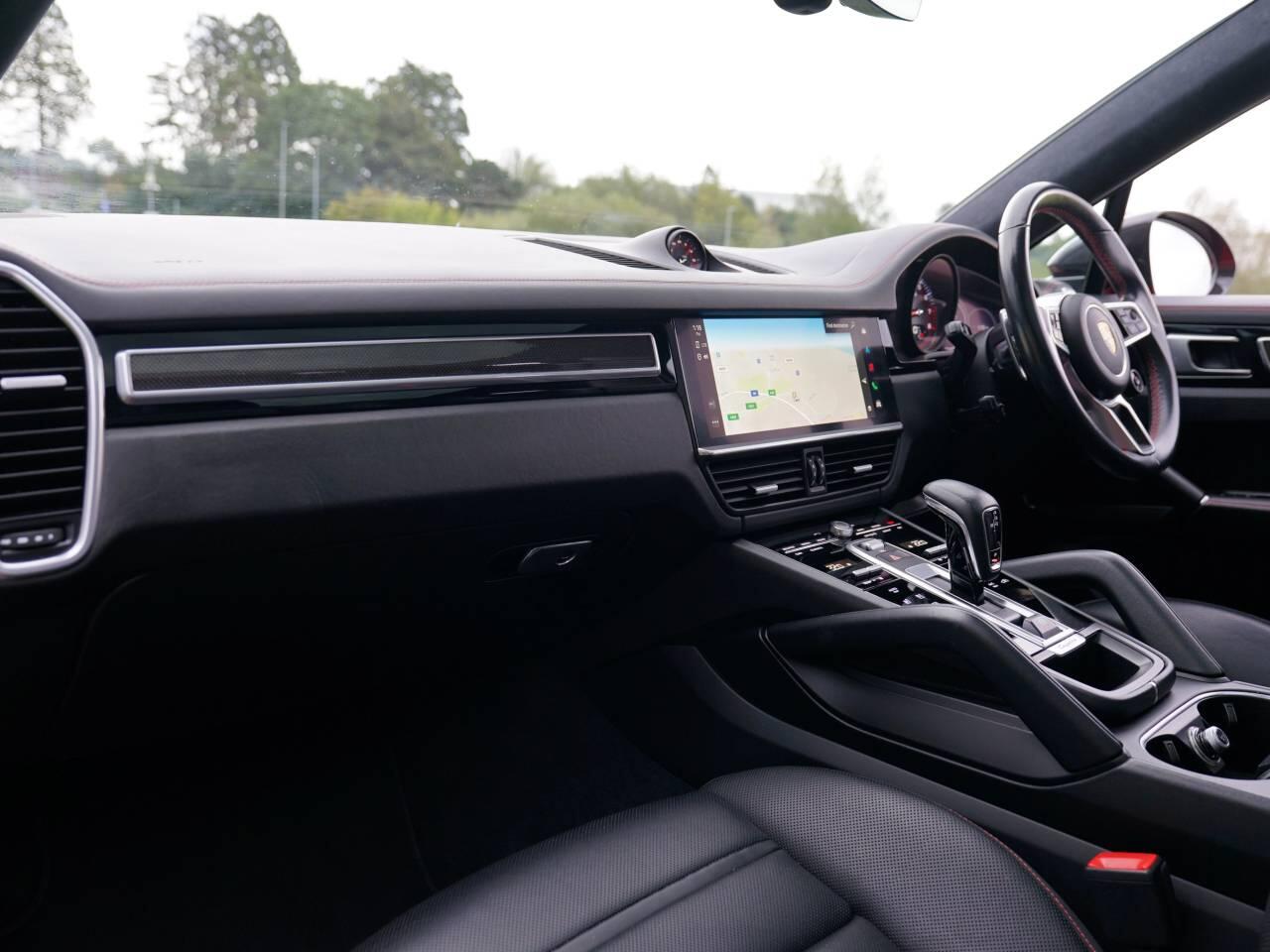 Porsche Cayenne view 5
