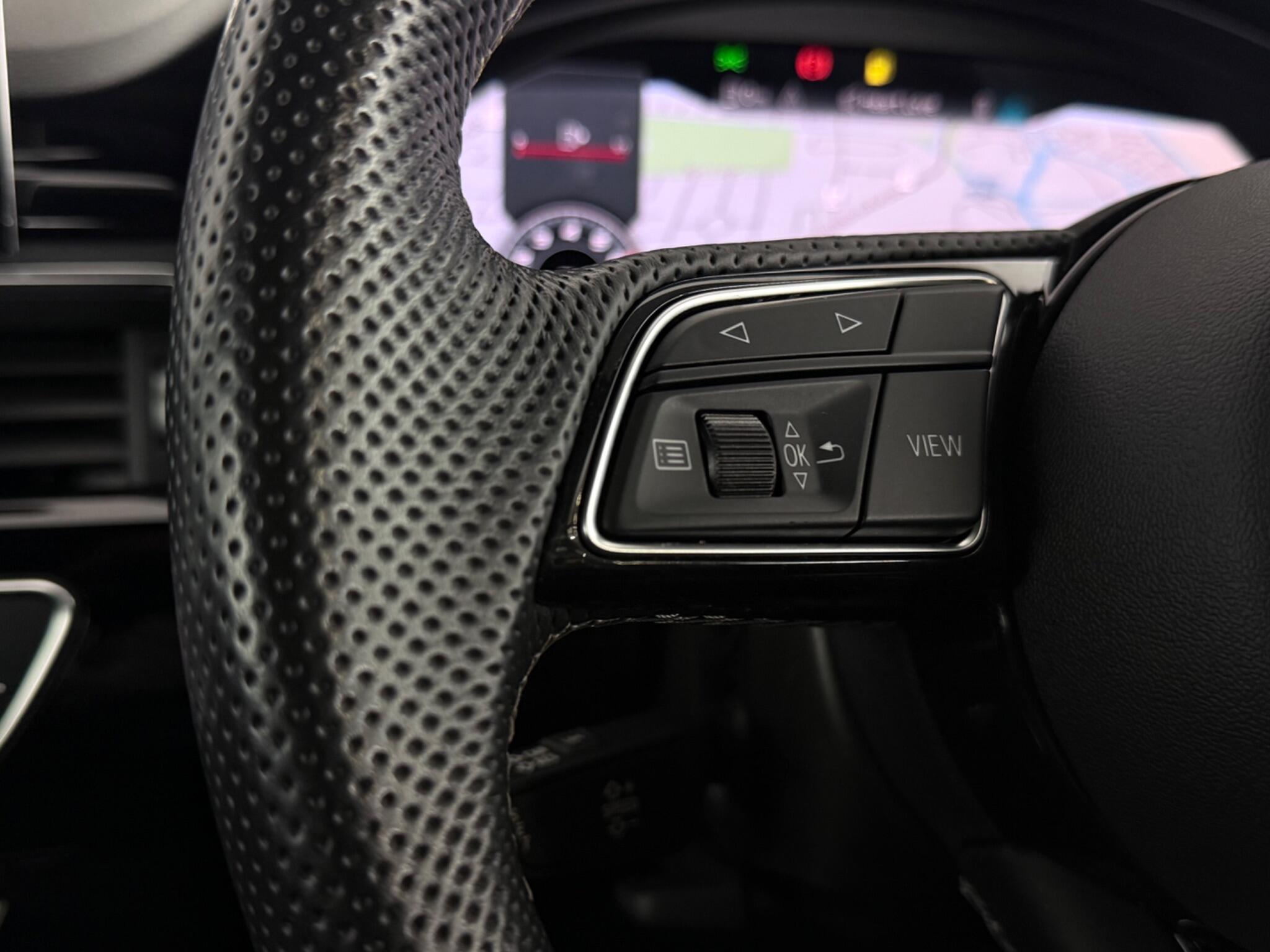 Audi A4 view 14