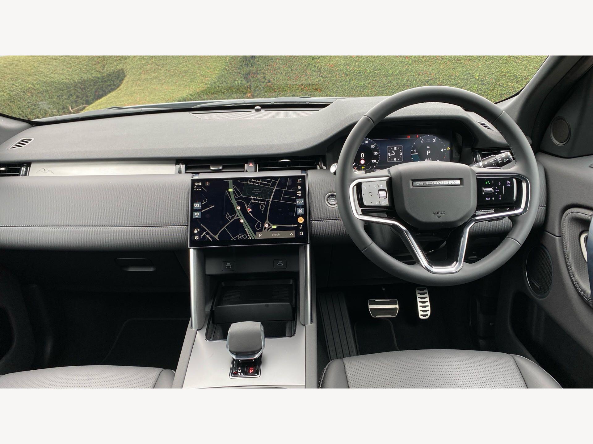Land Rover Discovery Sport view 11
