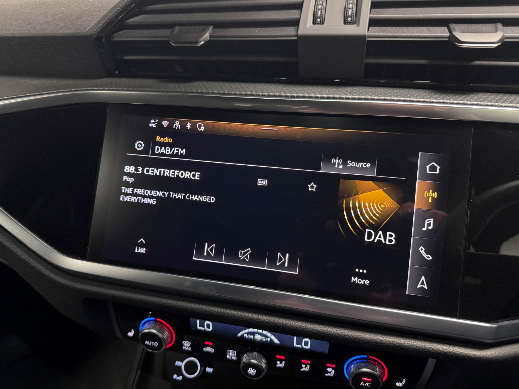 Audi Q3 view 46