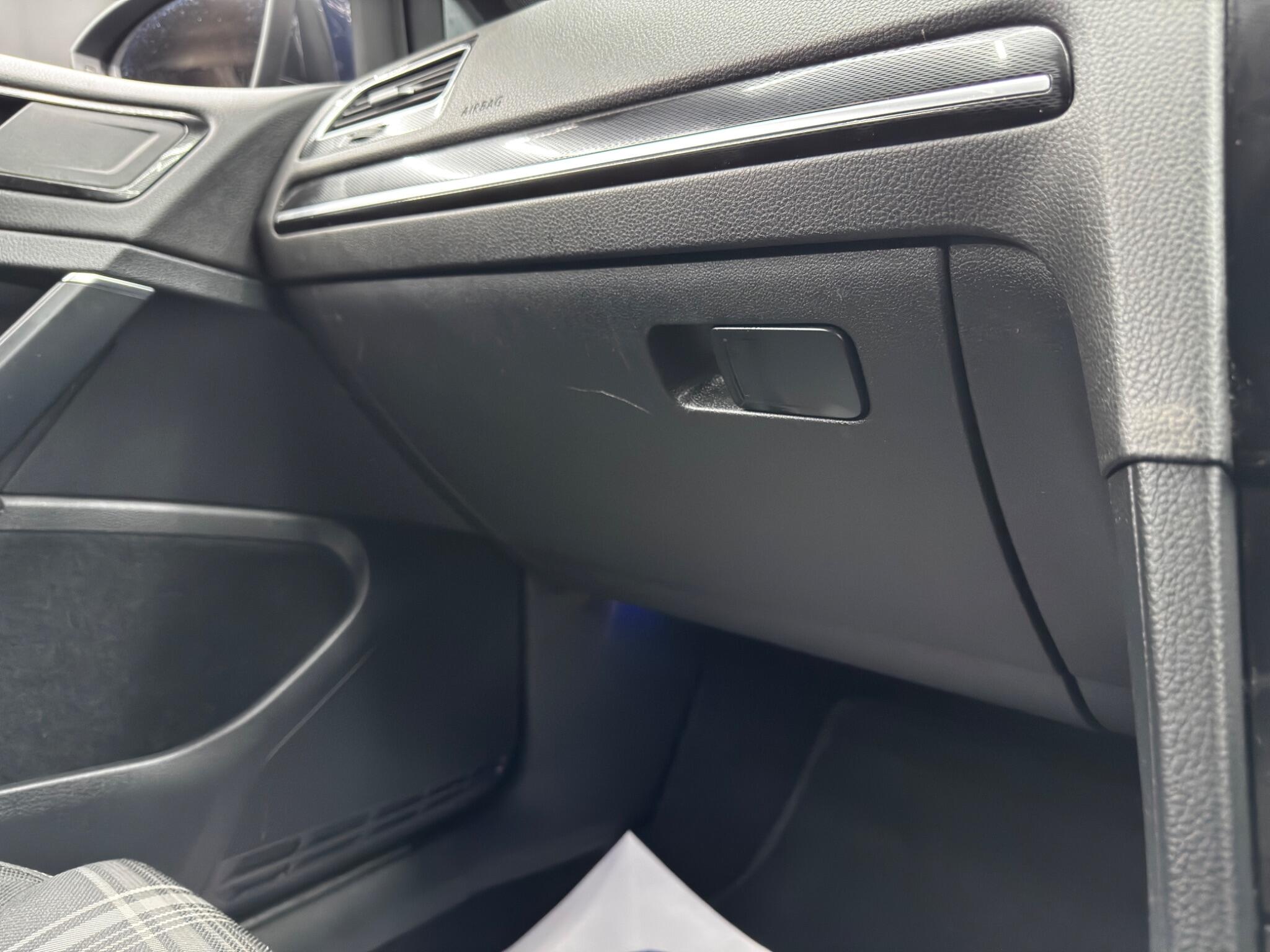 Volkswagen Golf view 34