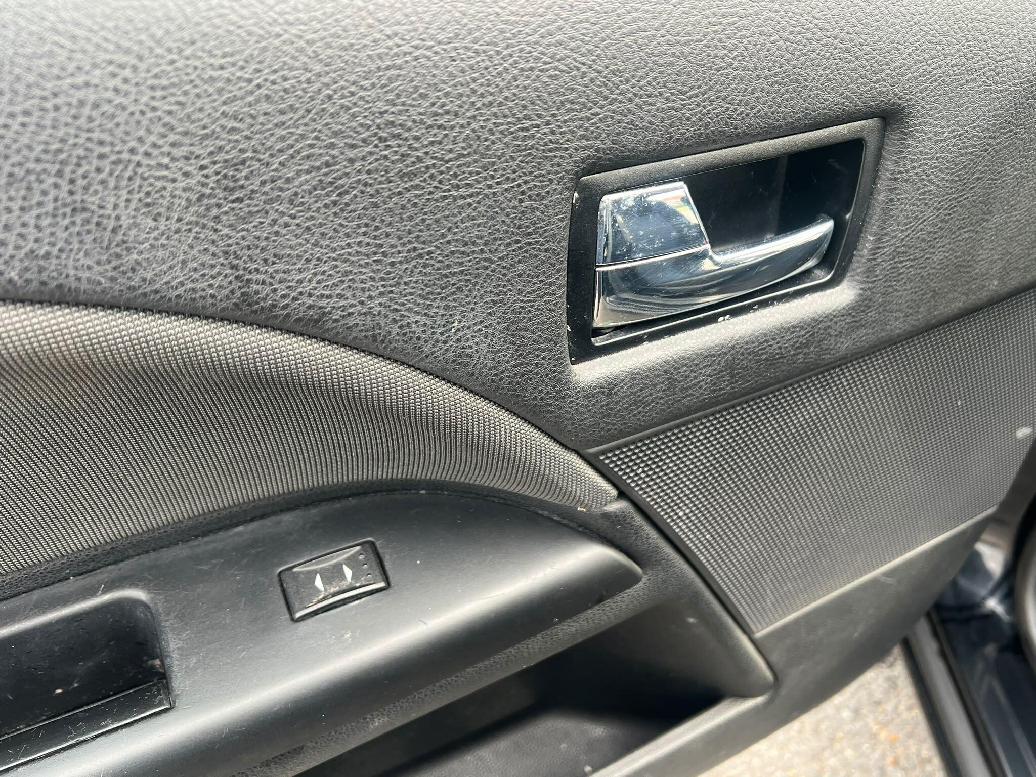Ford Mondeo view 30