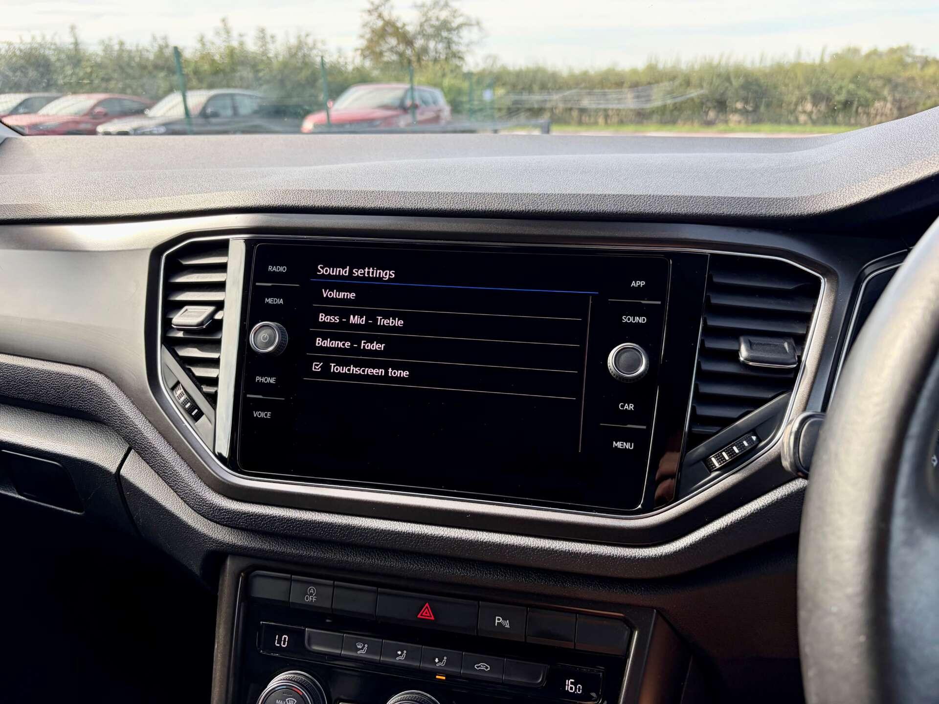 Volkswagen T-Roc view 49