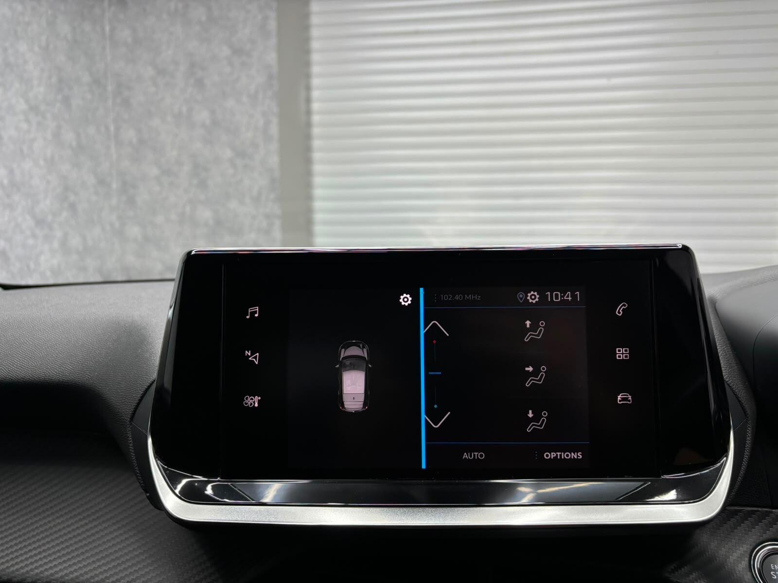 Peugeot 208 view 14