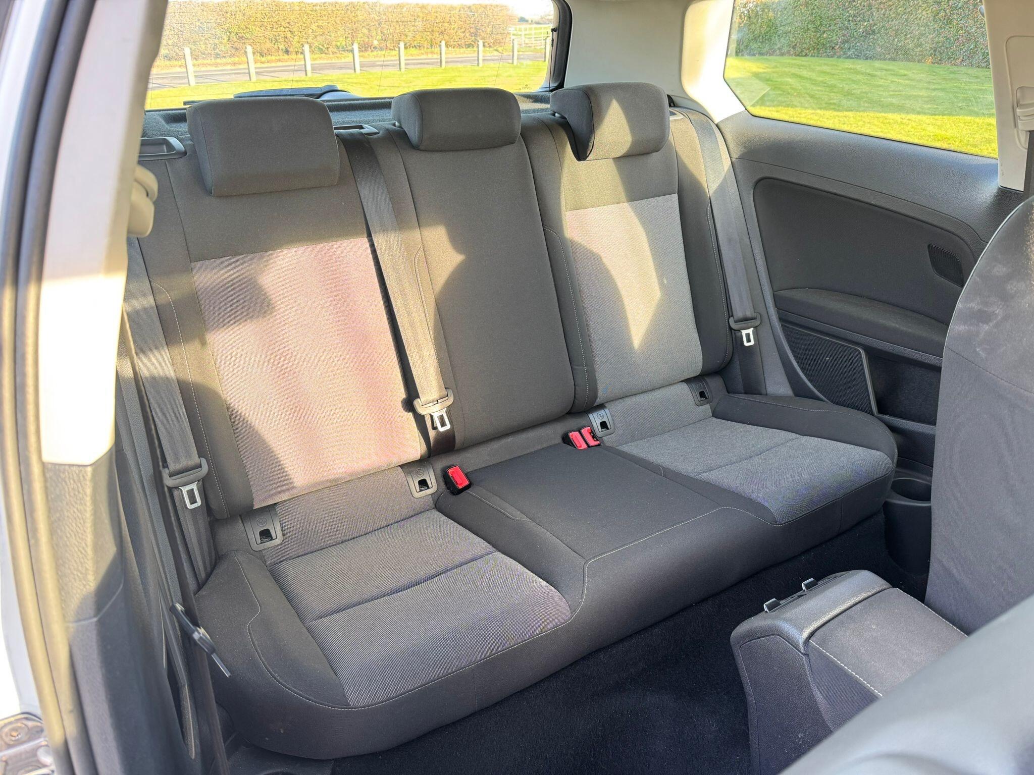 2014 Volkswagen Golf image 22