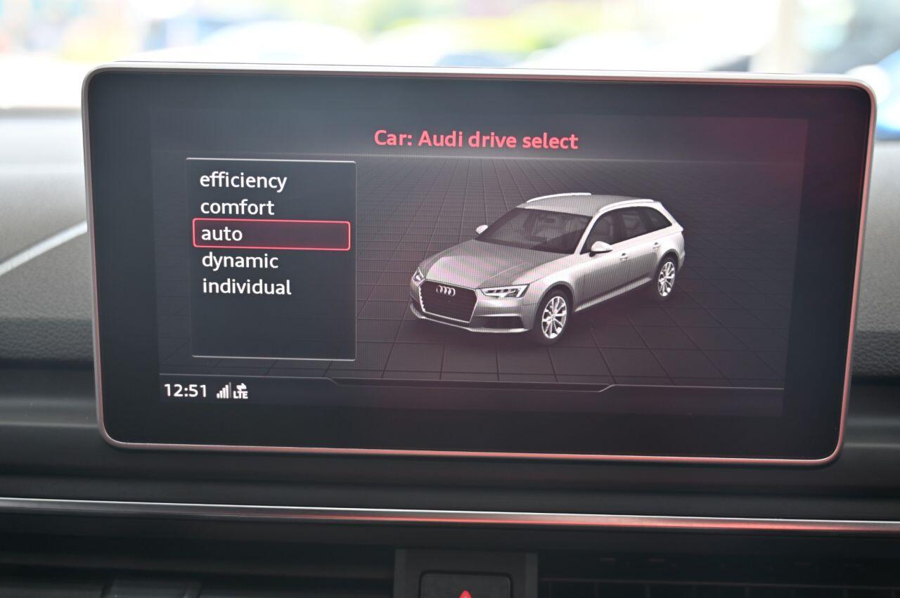 Audi S4 Avant view 26