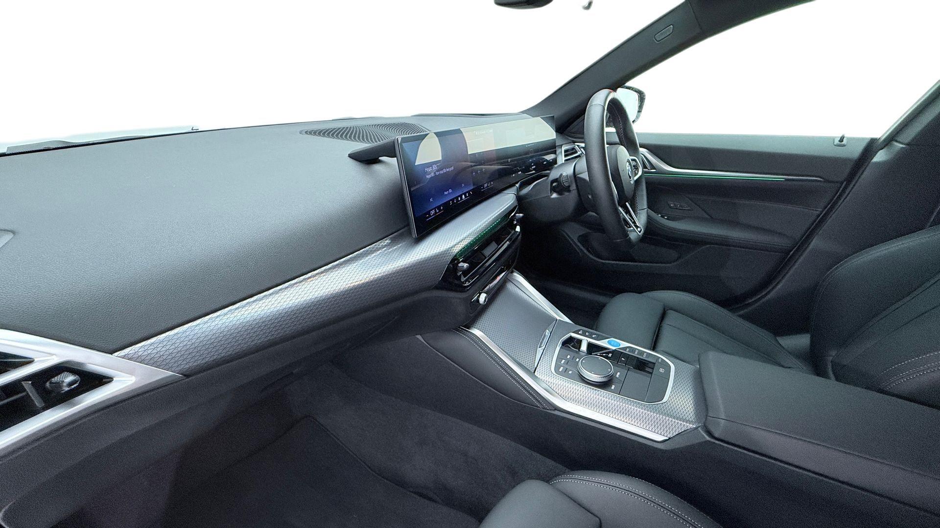 BMW i4 view 7