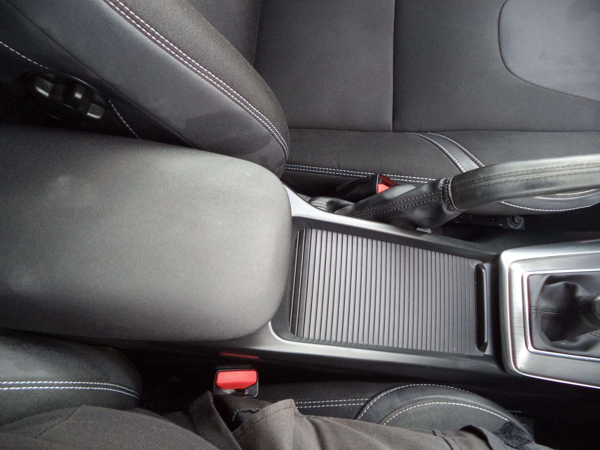 Volvo V40 view 51