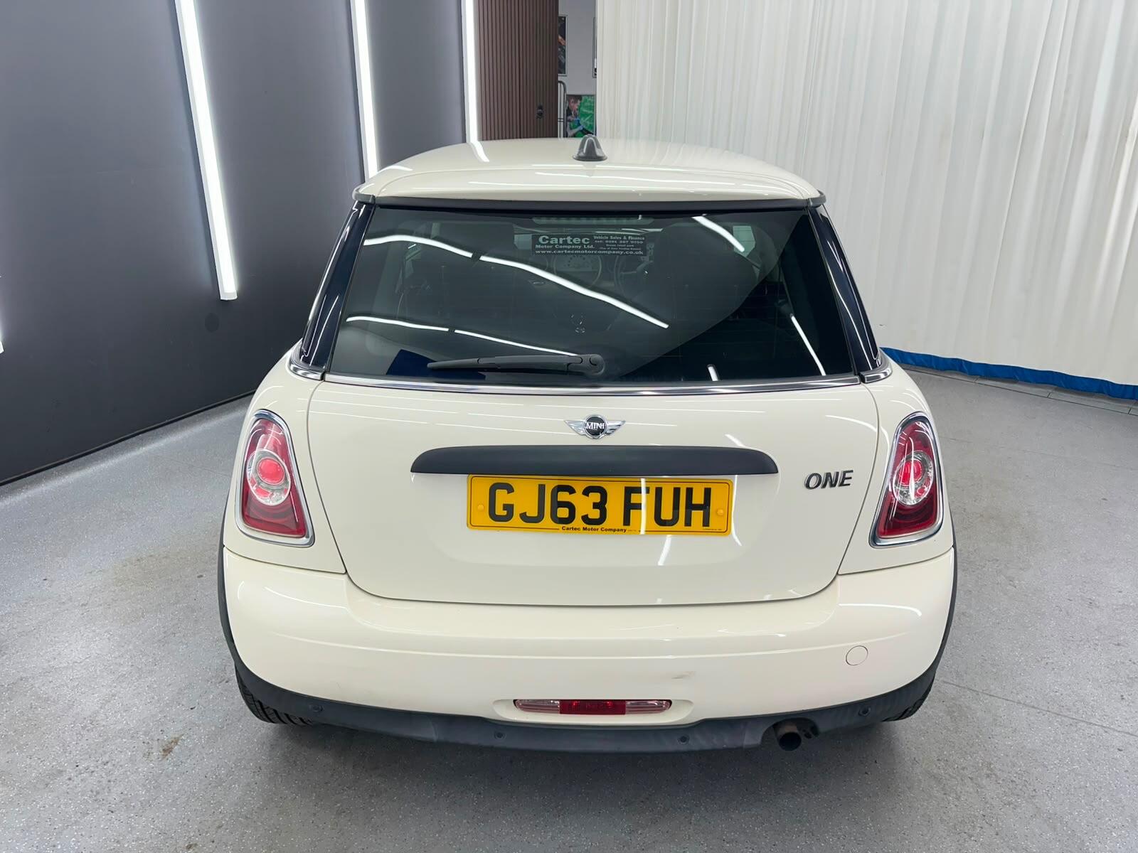 Mini Hatch view 12