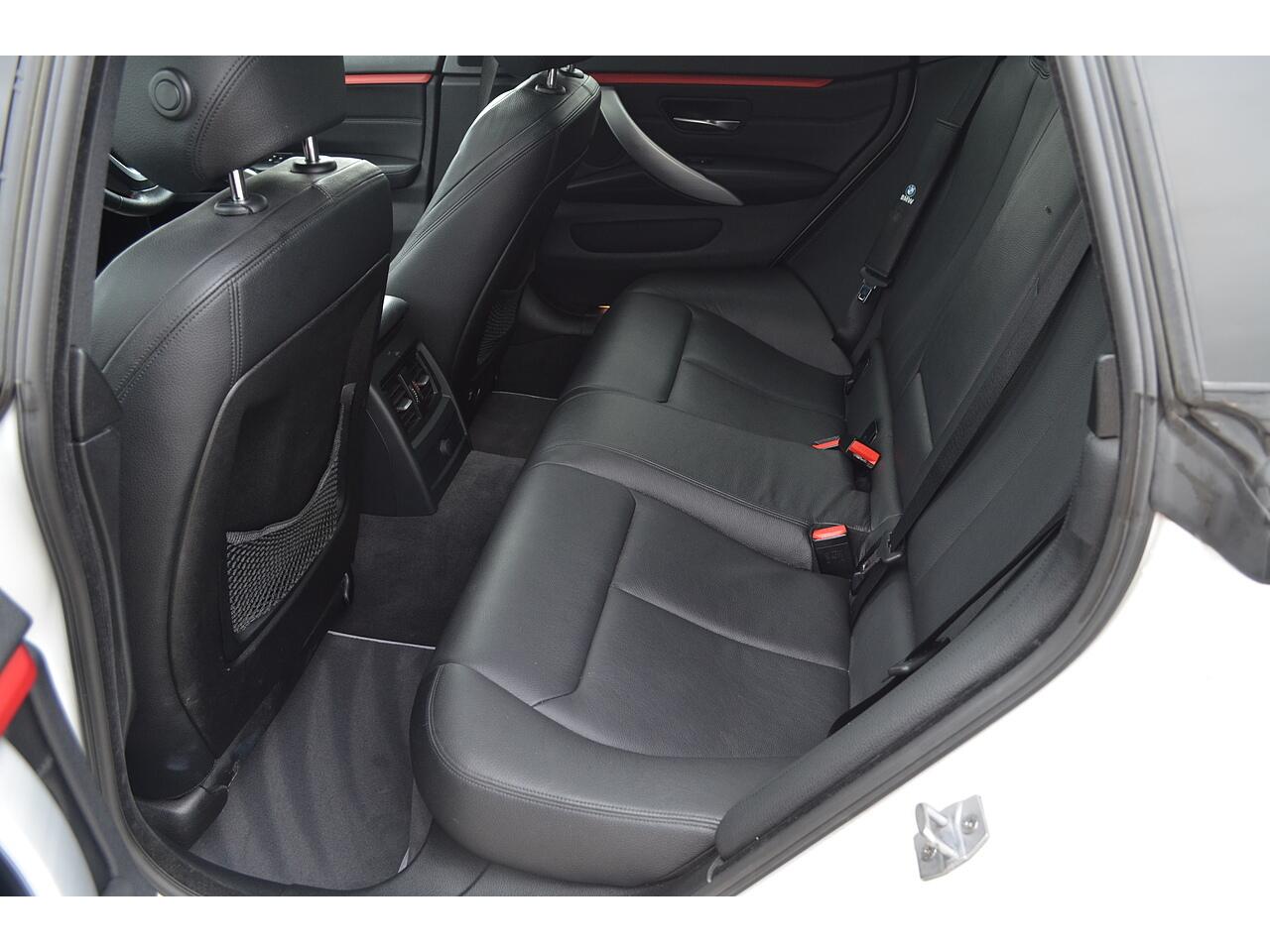 BMW 4 Series view 22