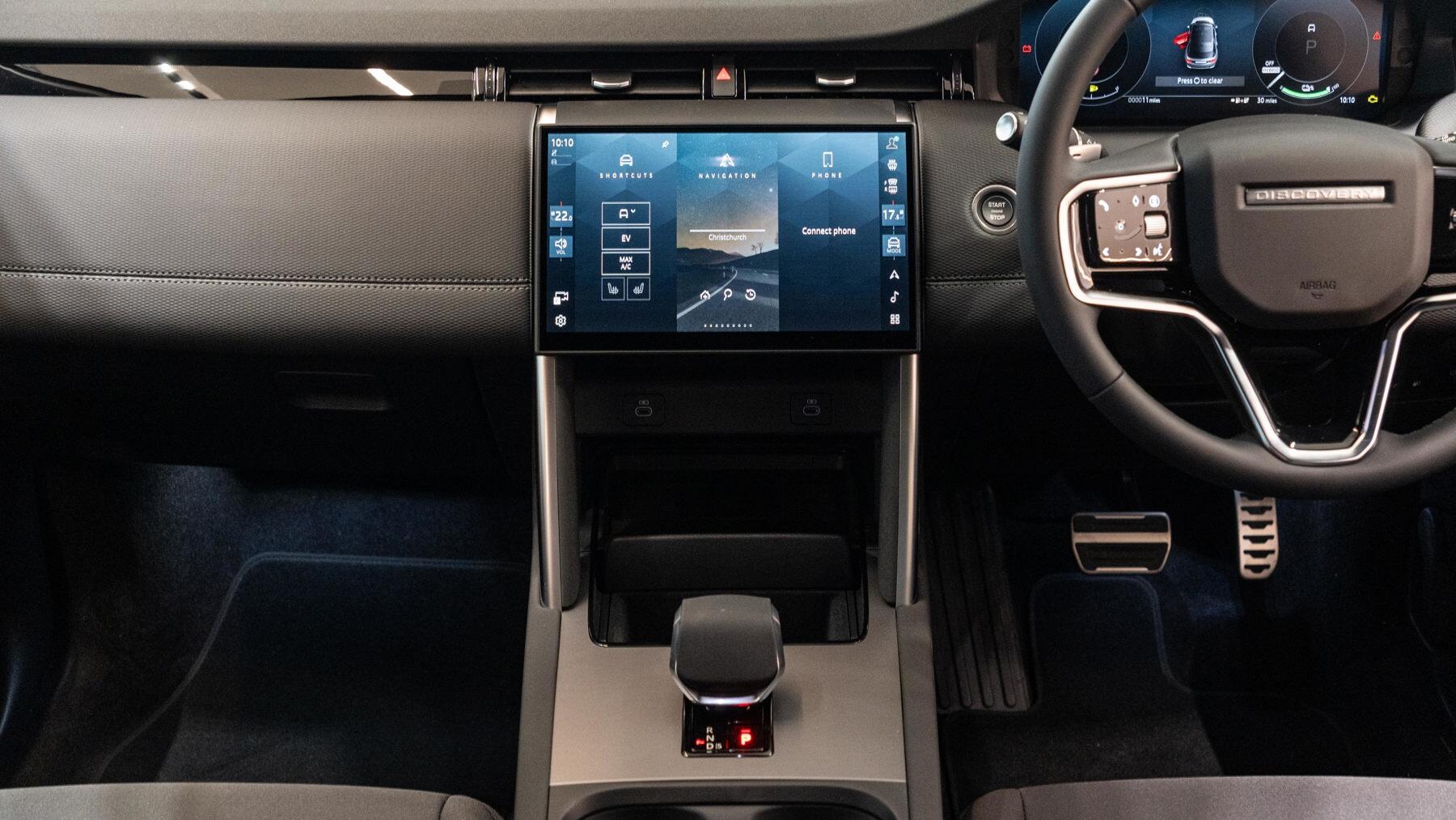 Land Rover Discovery Sport view 27