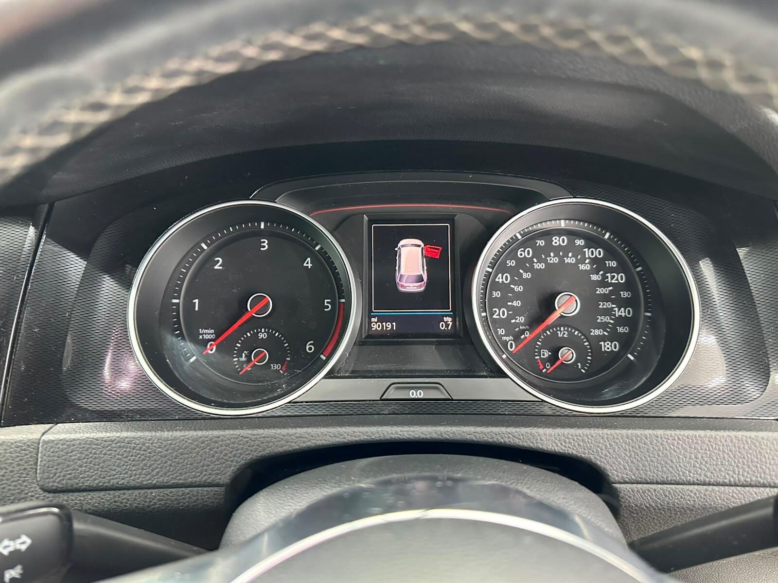Volkswagen Golf view 42