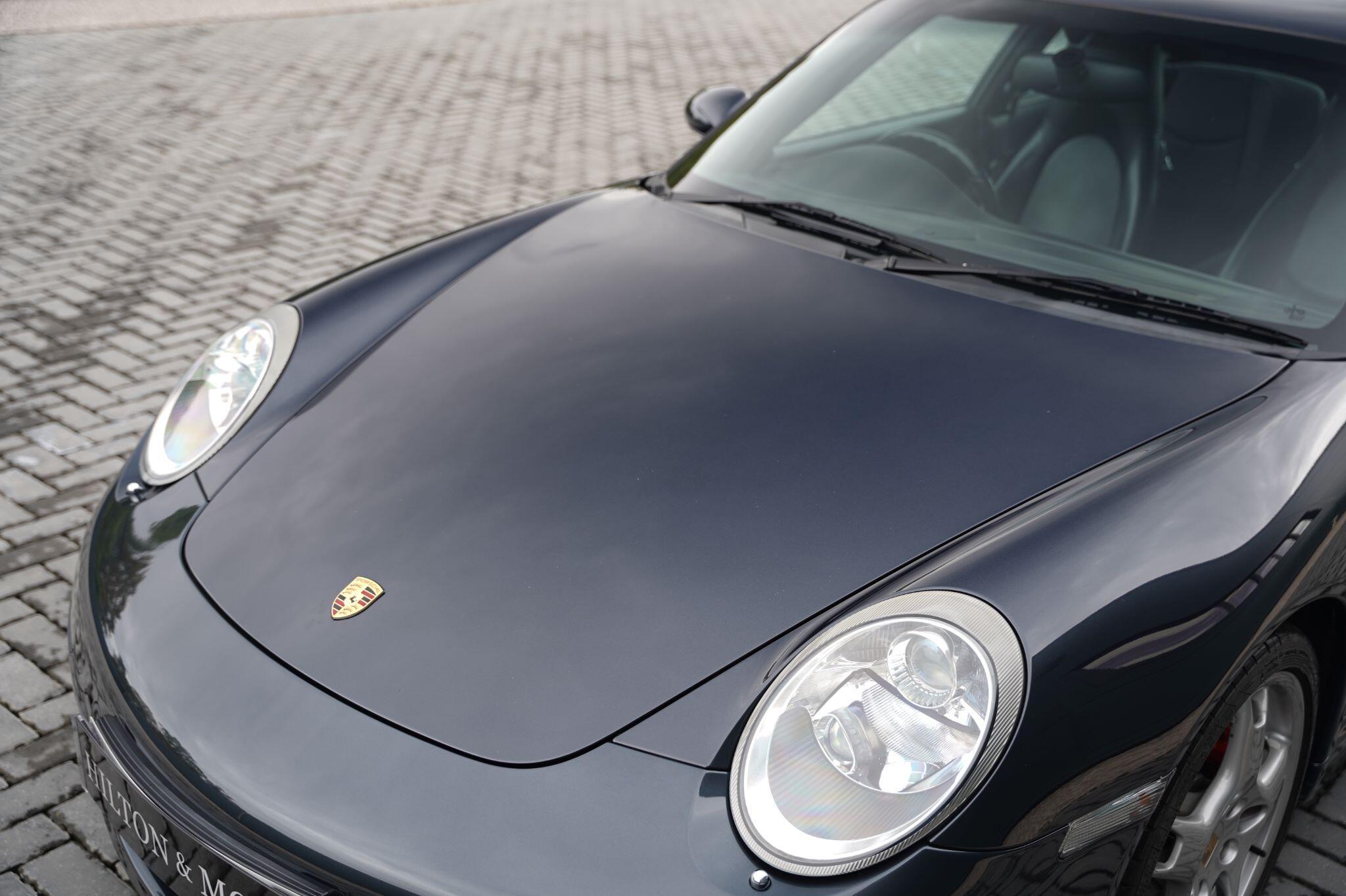 Porsche 911 view 38