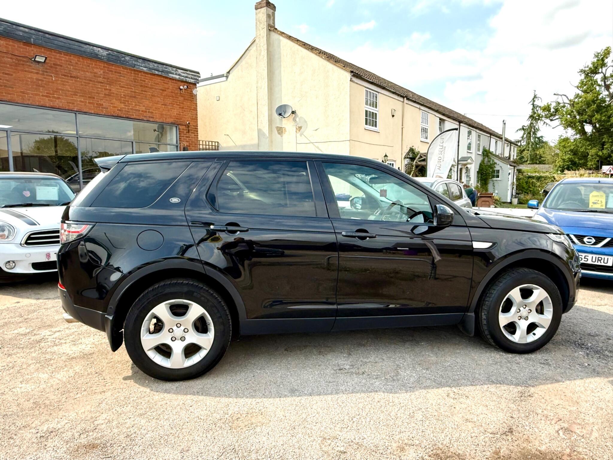 2016 Land Rover Discovery Sport 2.0 TD4 HSE 4WD Euro 6 (s/s) 5dr (5 Seat) • 91,500 miles image 16