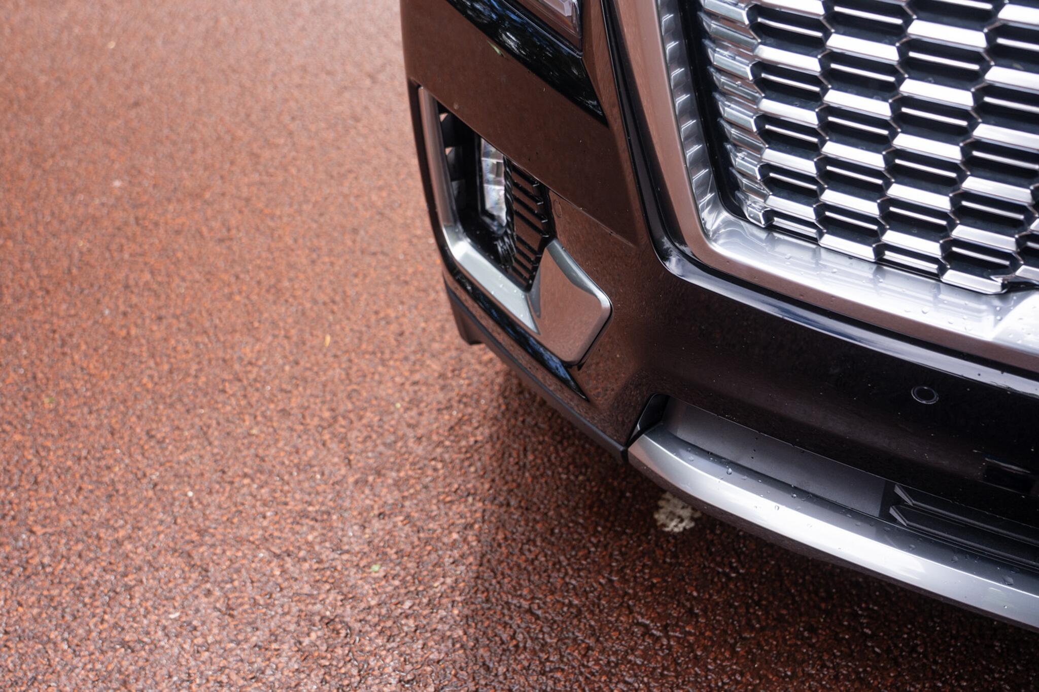 GMC Yukon view 14