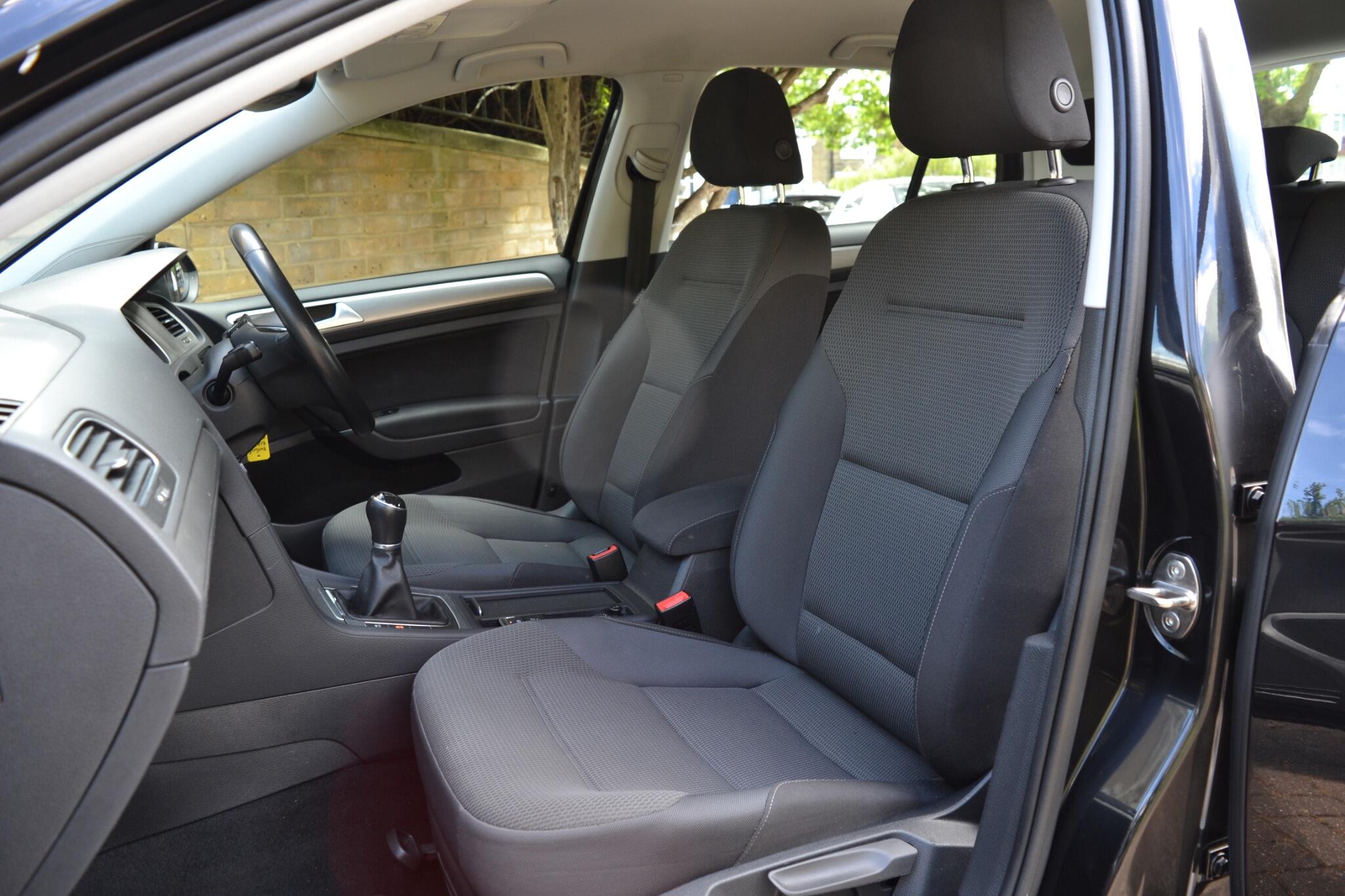 Volkswagen Golf view 10
