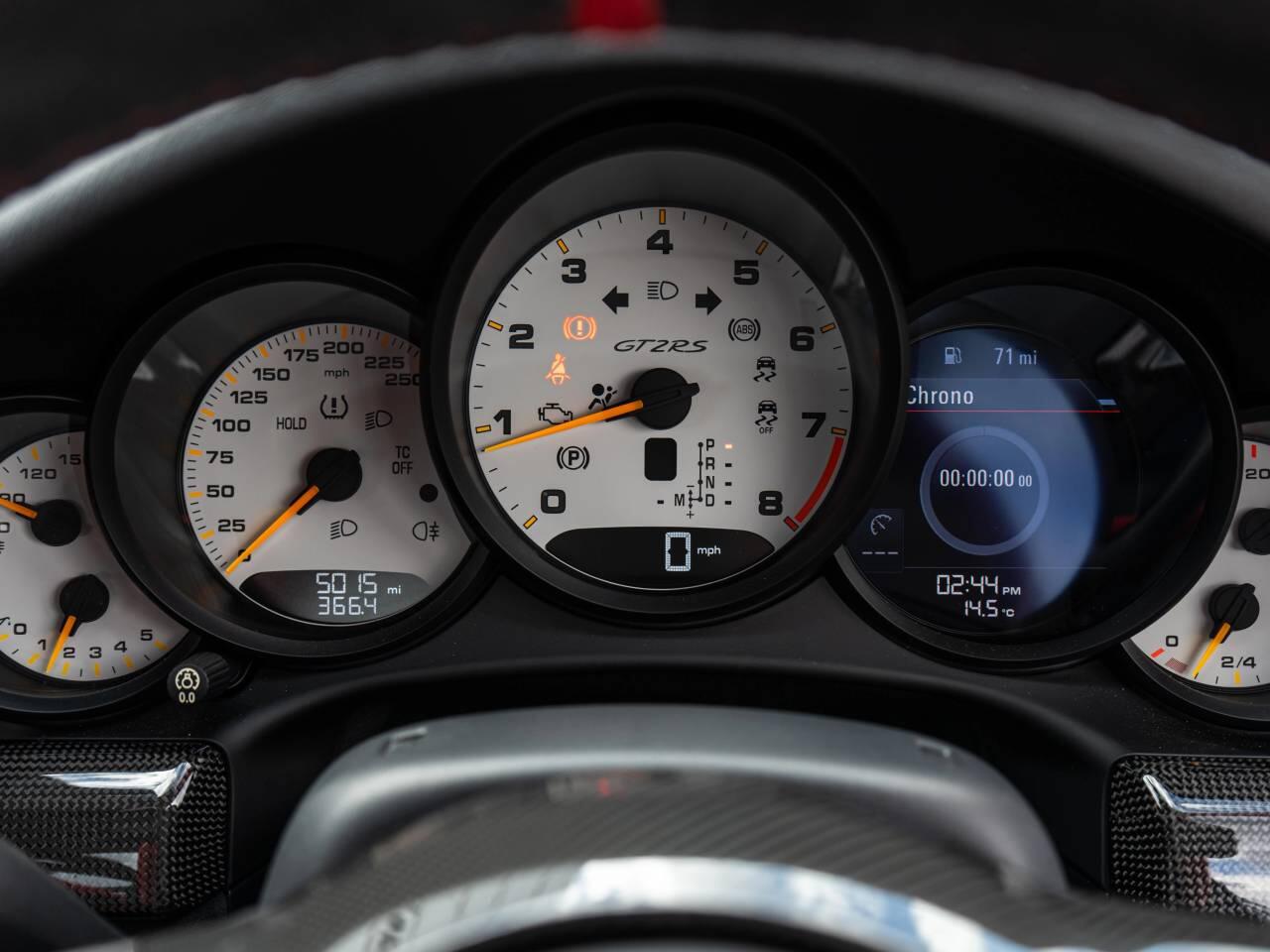 Porsche 911 view 30