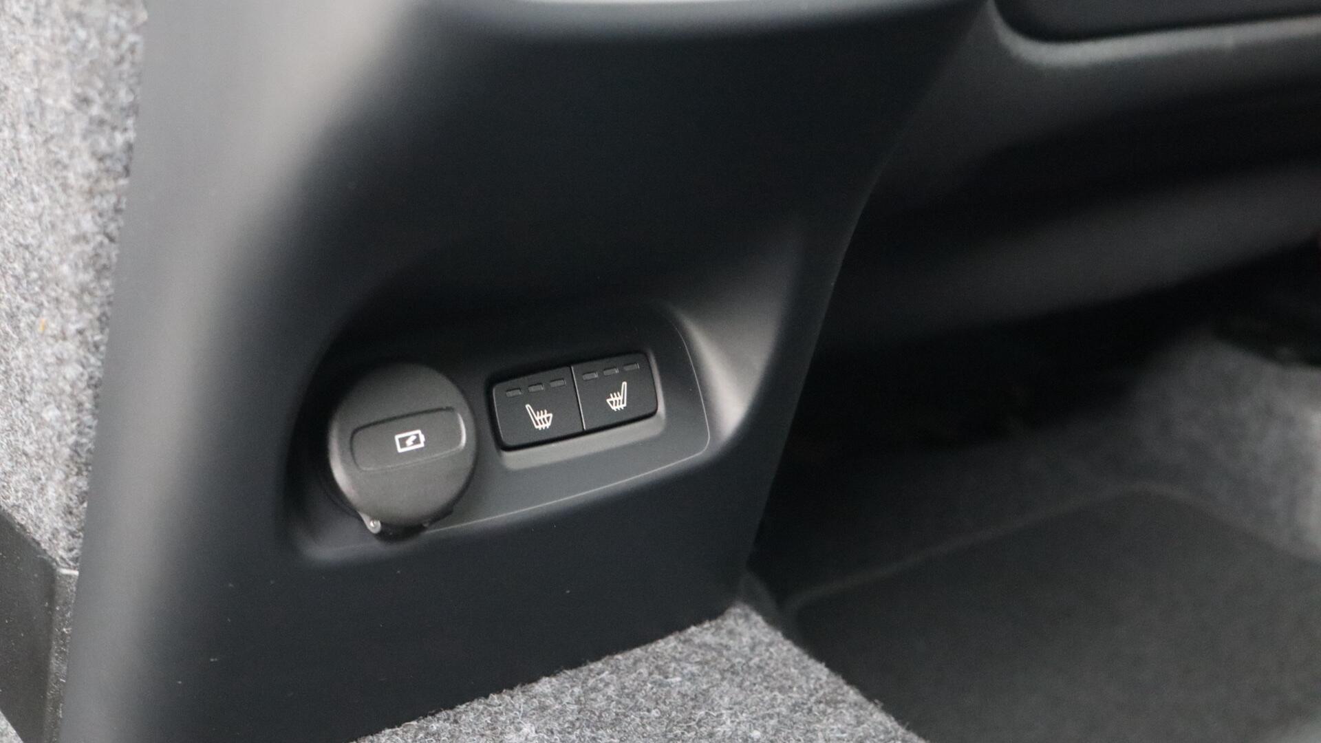 Volvo XC40 view 32