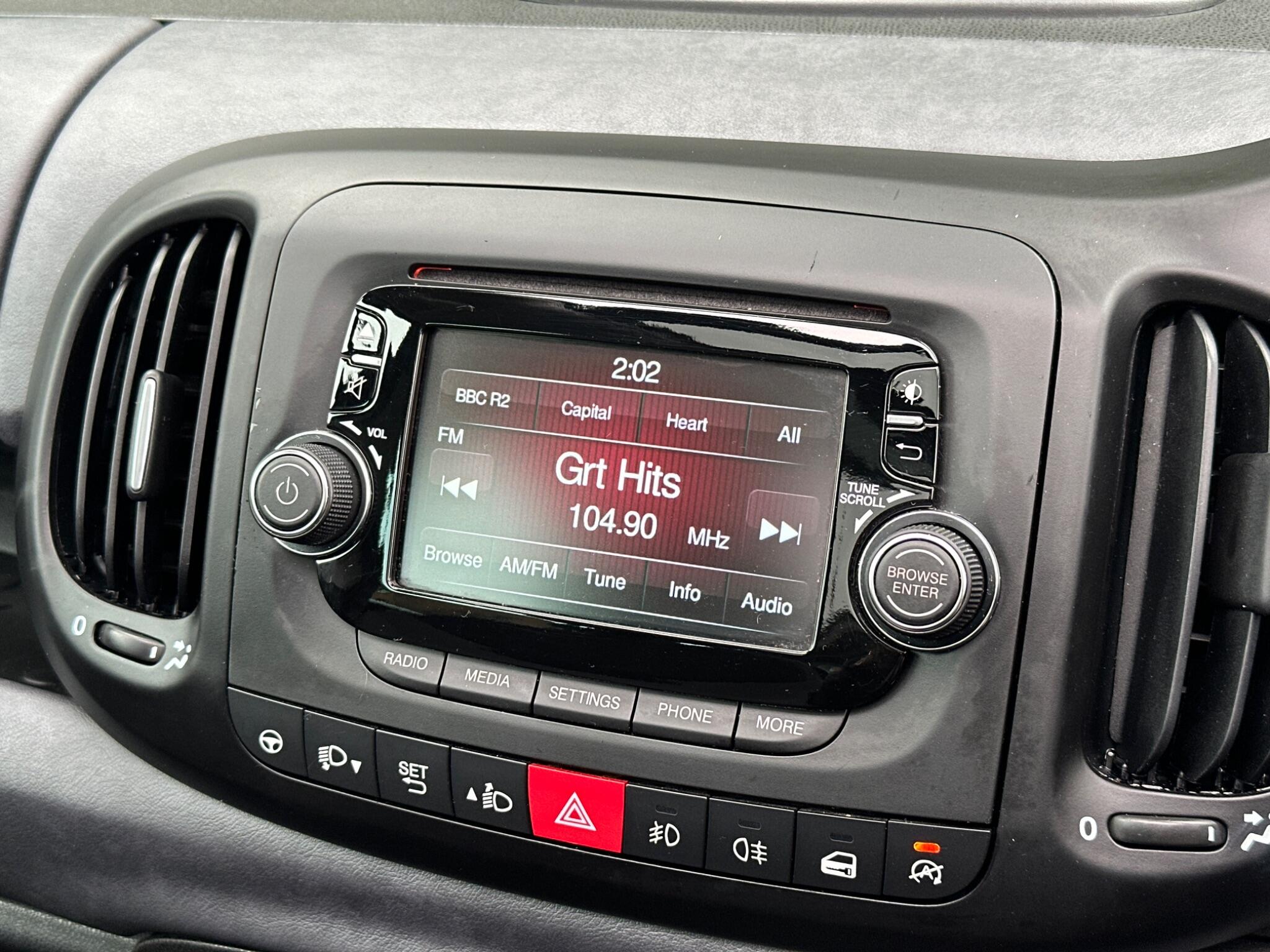 Fiat 500L view 38
