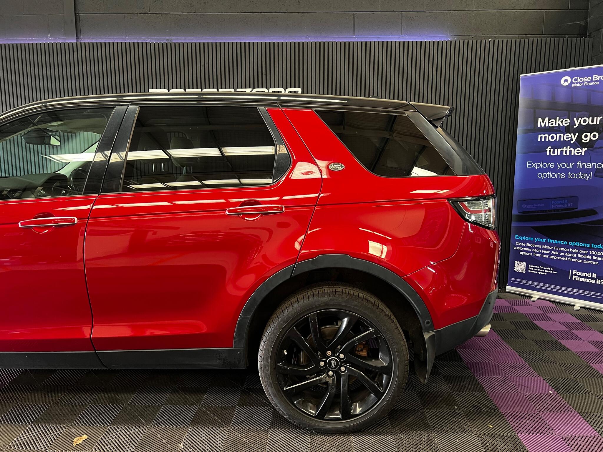 Land Rover Discovery Sport view 17