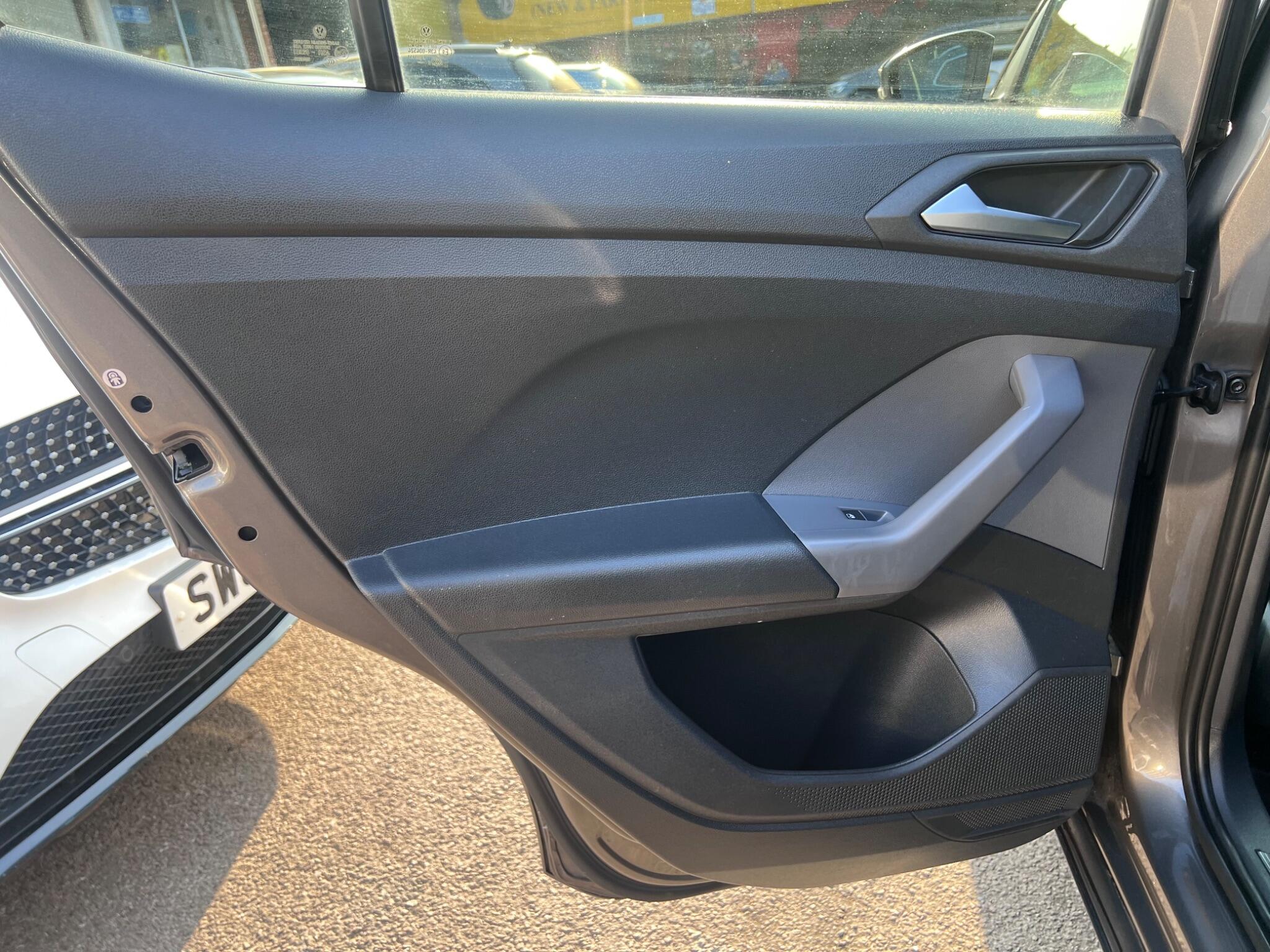 Volkswagen T-Cross view 33