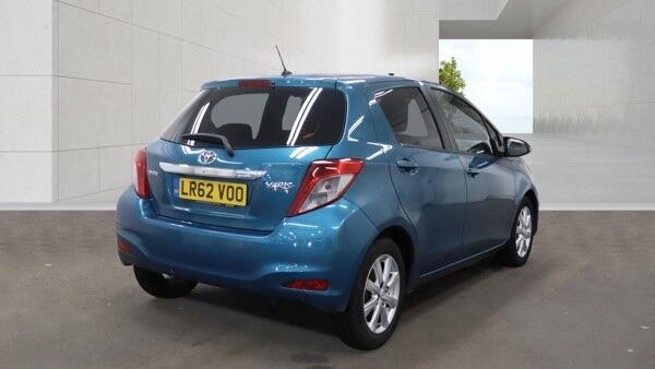 Toyota Yaris view 4