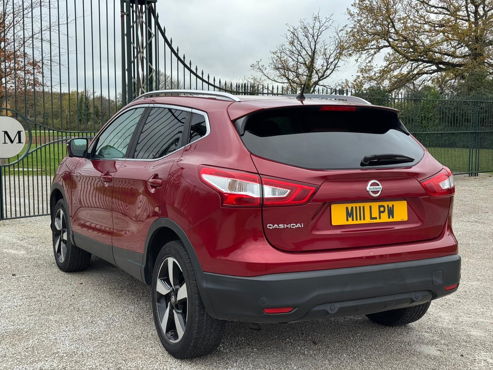 2016 Nissan Qashqai 1.2 DIG-T N-Connecta 2WD Euro 6 (s/s) 5dr • 42,835 miles image 5