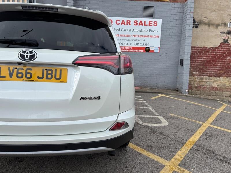 Toyota Rav4 view 11