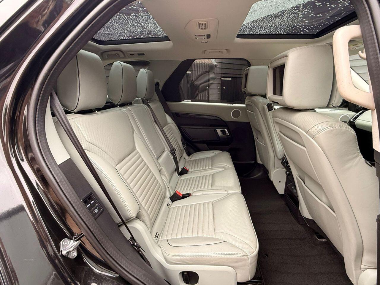 Land Rover Discovery view 14