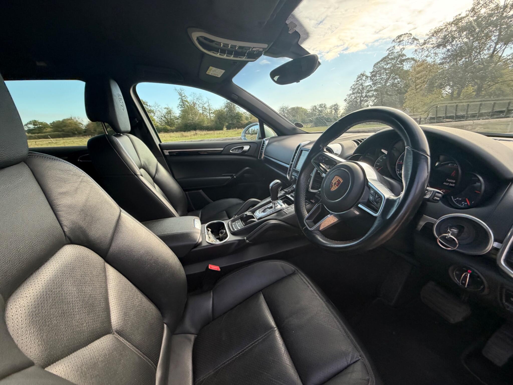 Porsche Cayenne view 19
