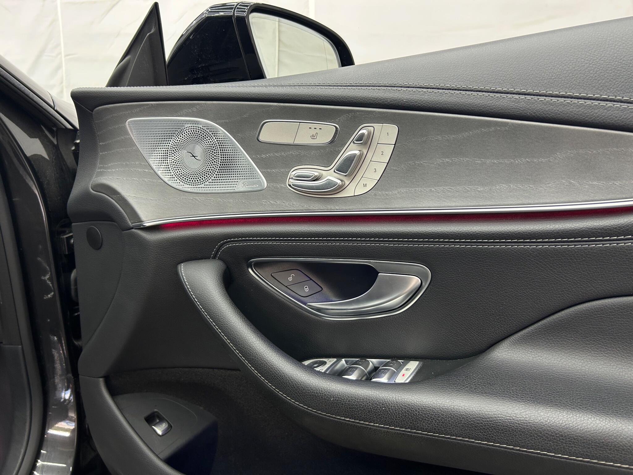 Mercedes-Benz CLS view 30