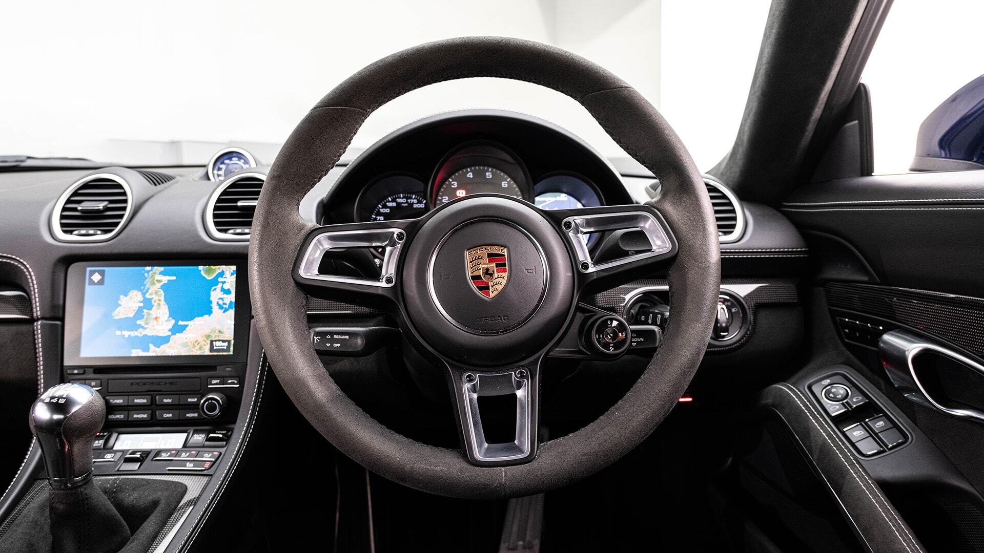 Porsche Cayman view 17