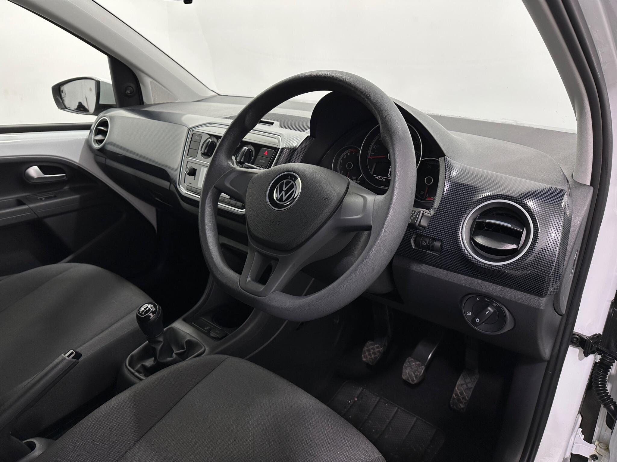 Volkswagen Up! view 10
