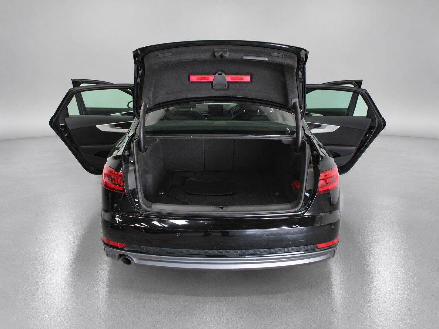 Audi A4 view 23