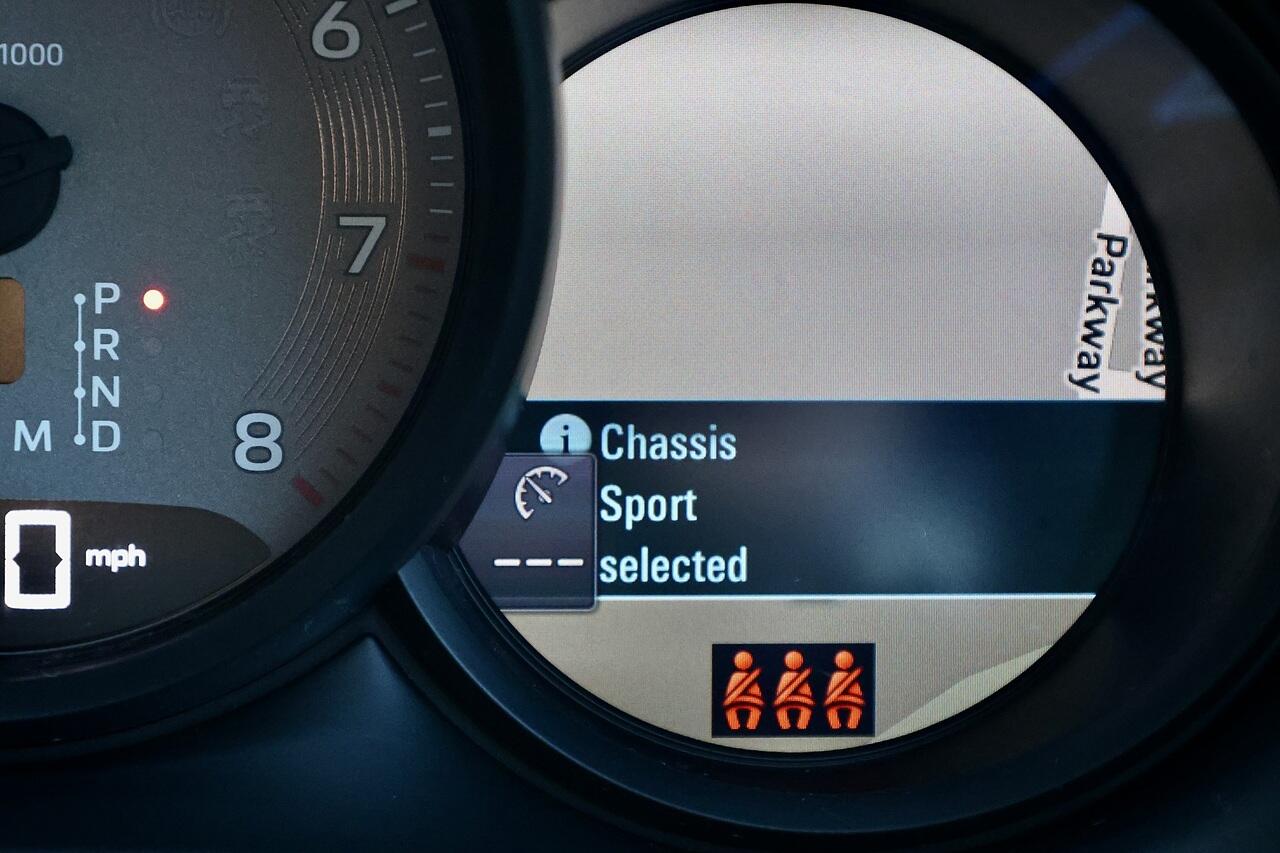 Porsche Macan view 24
