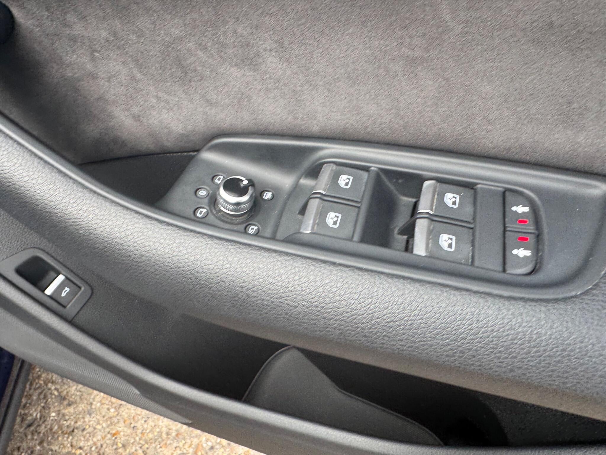 Audi Q7 view 33
