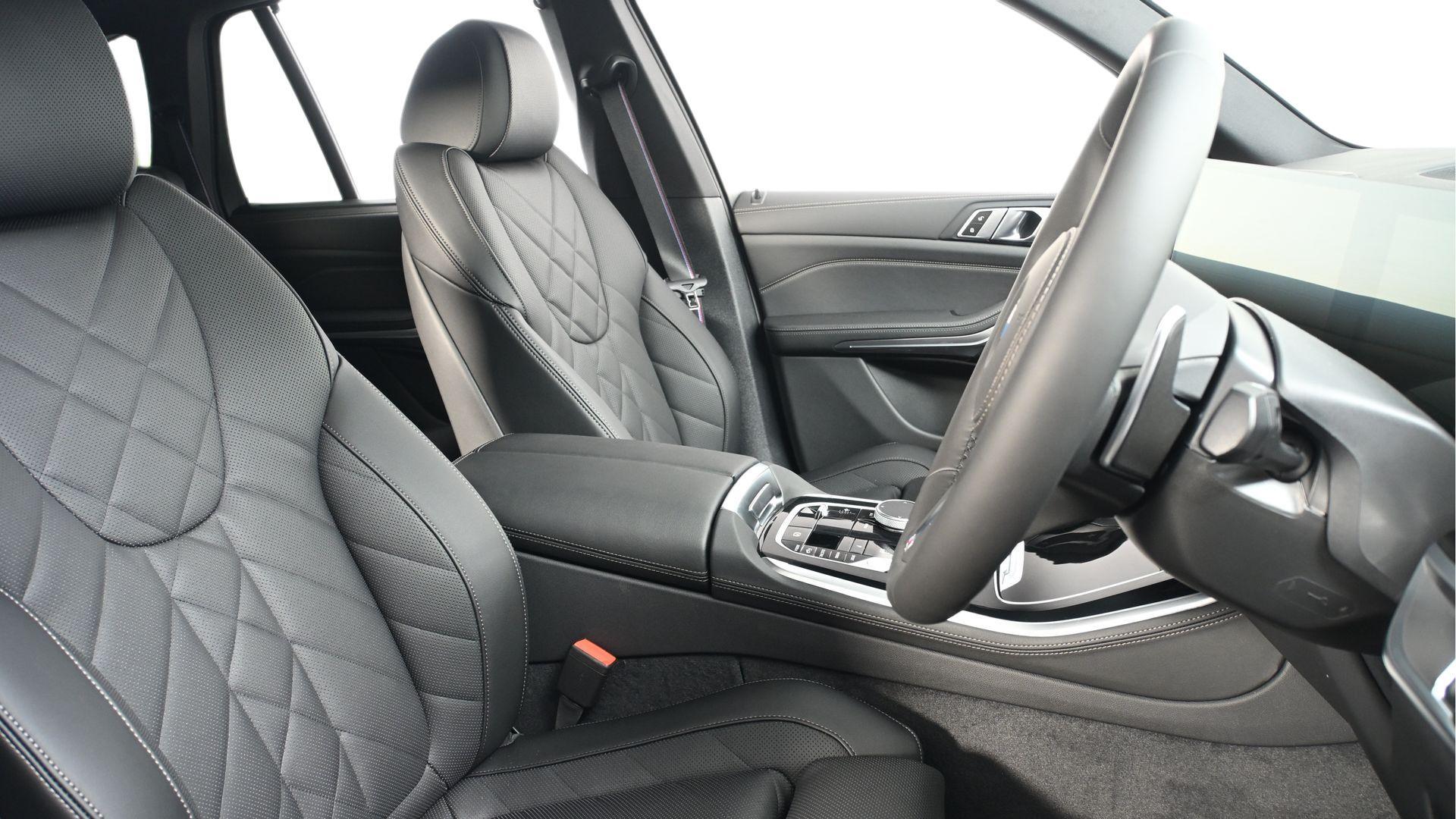 BMW X5 view 11