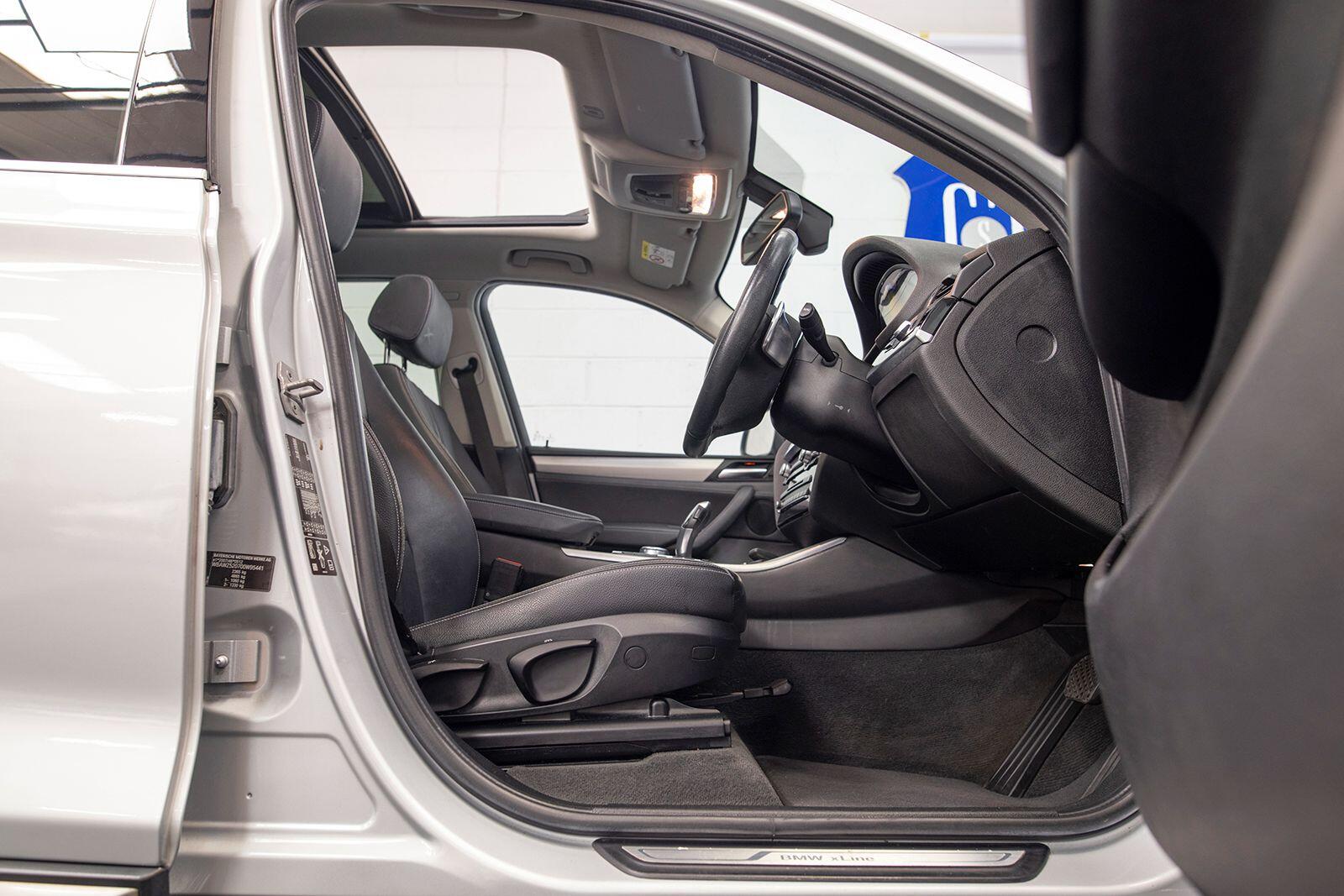 BMW X3 view 14