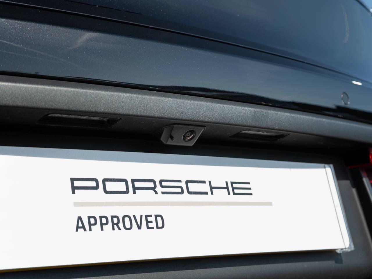 Porsche Macan view 11