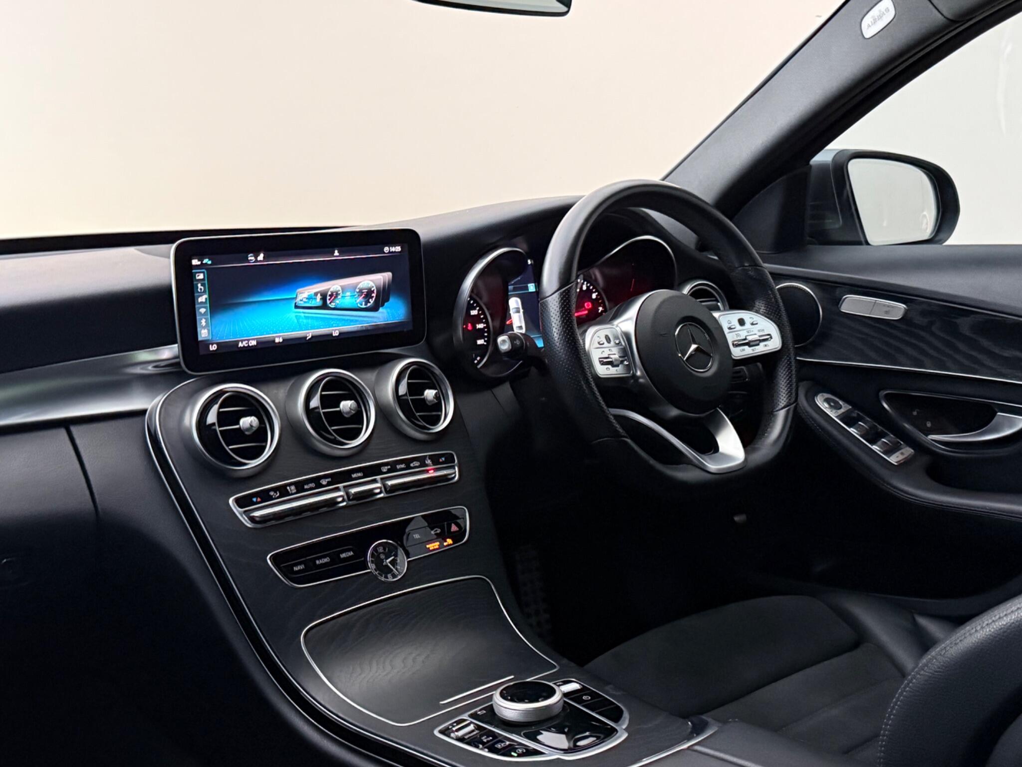 Mercedes-Benz C-Class view 4