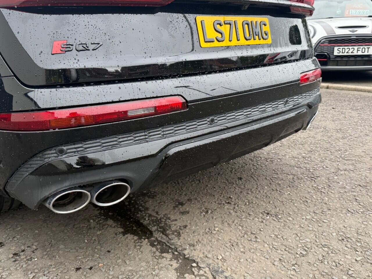 Audi SQ7 view 7