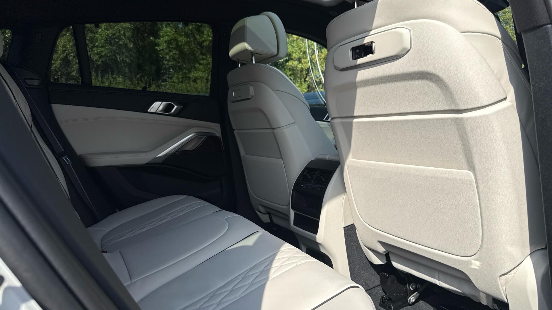 BMW X6 view 50