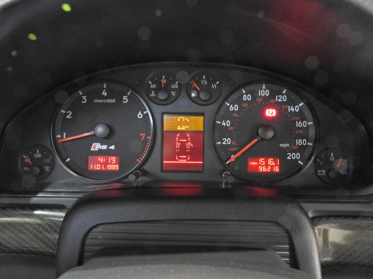 Audi RS4 view 35